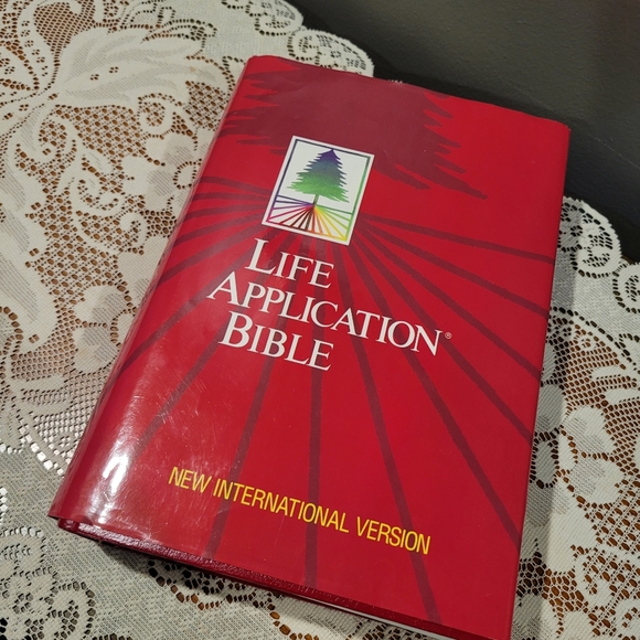 Life Application Bible NIV 1991 Red Hardback - Picture 1 of 14